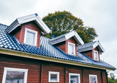 HabitusHuset Mejlingvej – roligt og lyst træhus beliggende i naturskønne omgivelser.