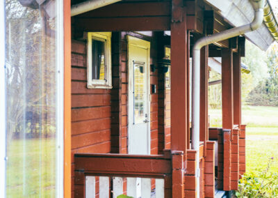 HabitusHuset på Mejlingvej – funktionelt og stilrent træhus omgivet af natur og marker.